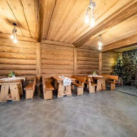 Zapotoczny 아파트호텔