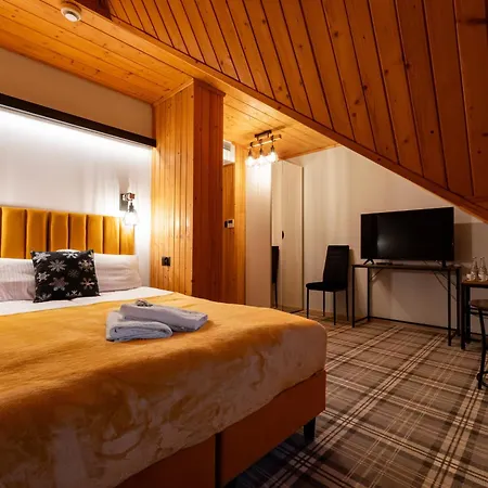 Zapotoczny 아파트호텔